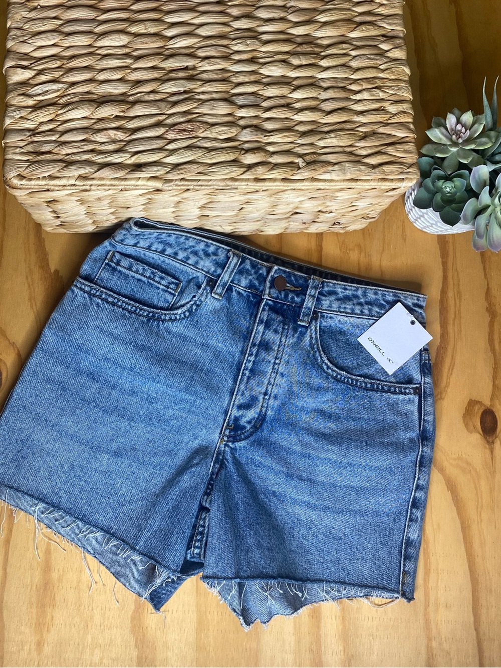 NWT O'Neill Kellerman Women's High-Rise Cut Off Denim Shorts Size 4 (27 demin)